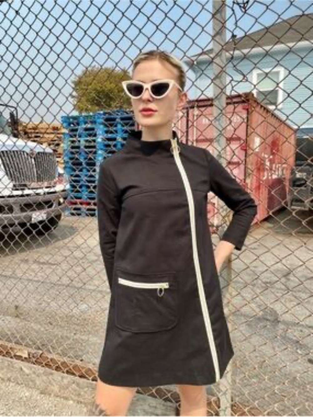 Nooworks Art Teacher Tunic in Black Size Large